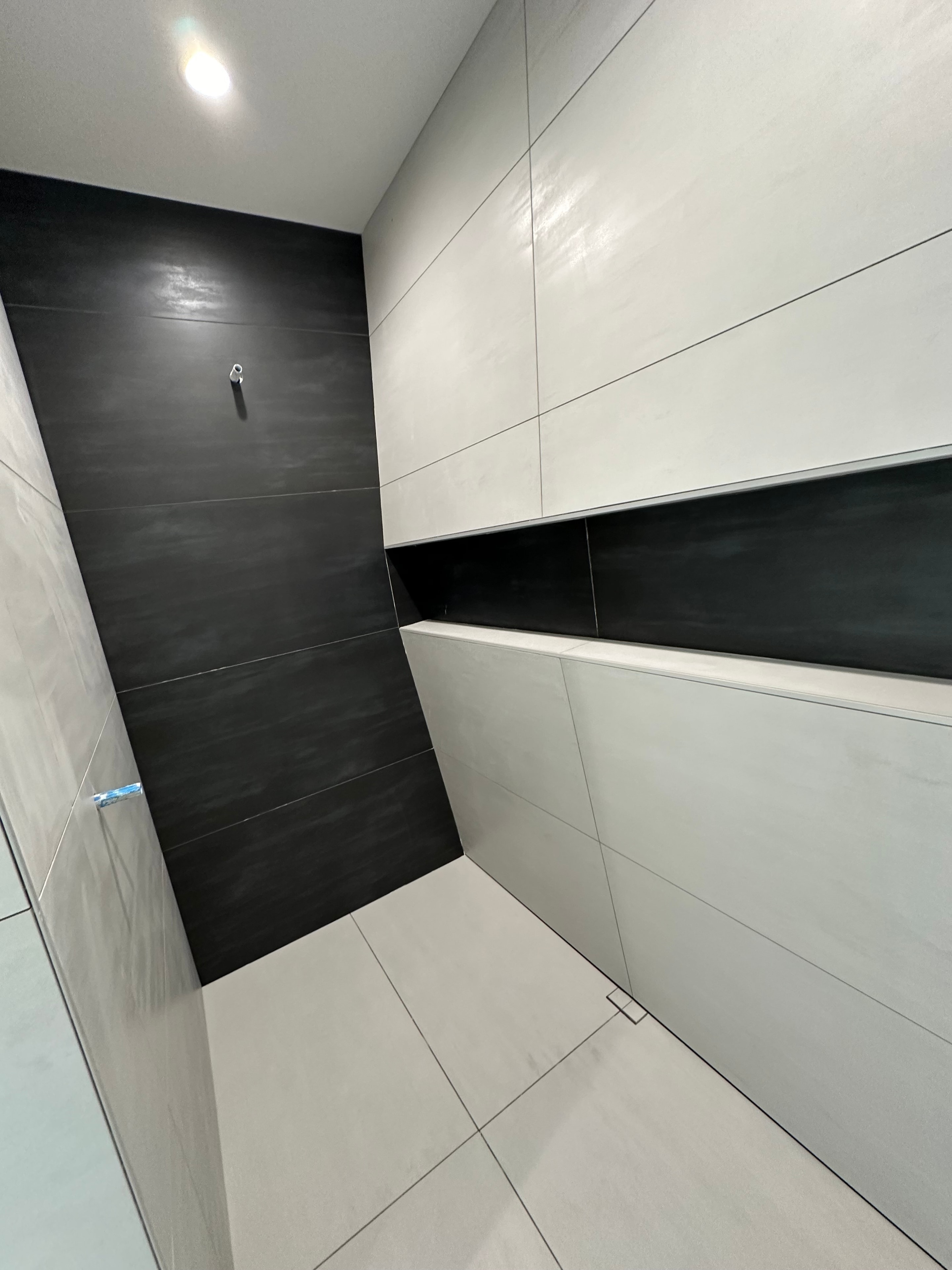 Black & White Large-Format Shower