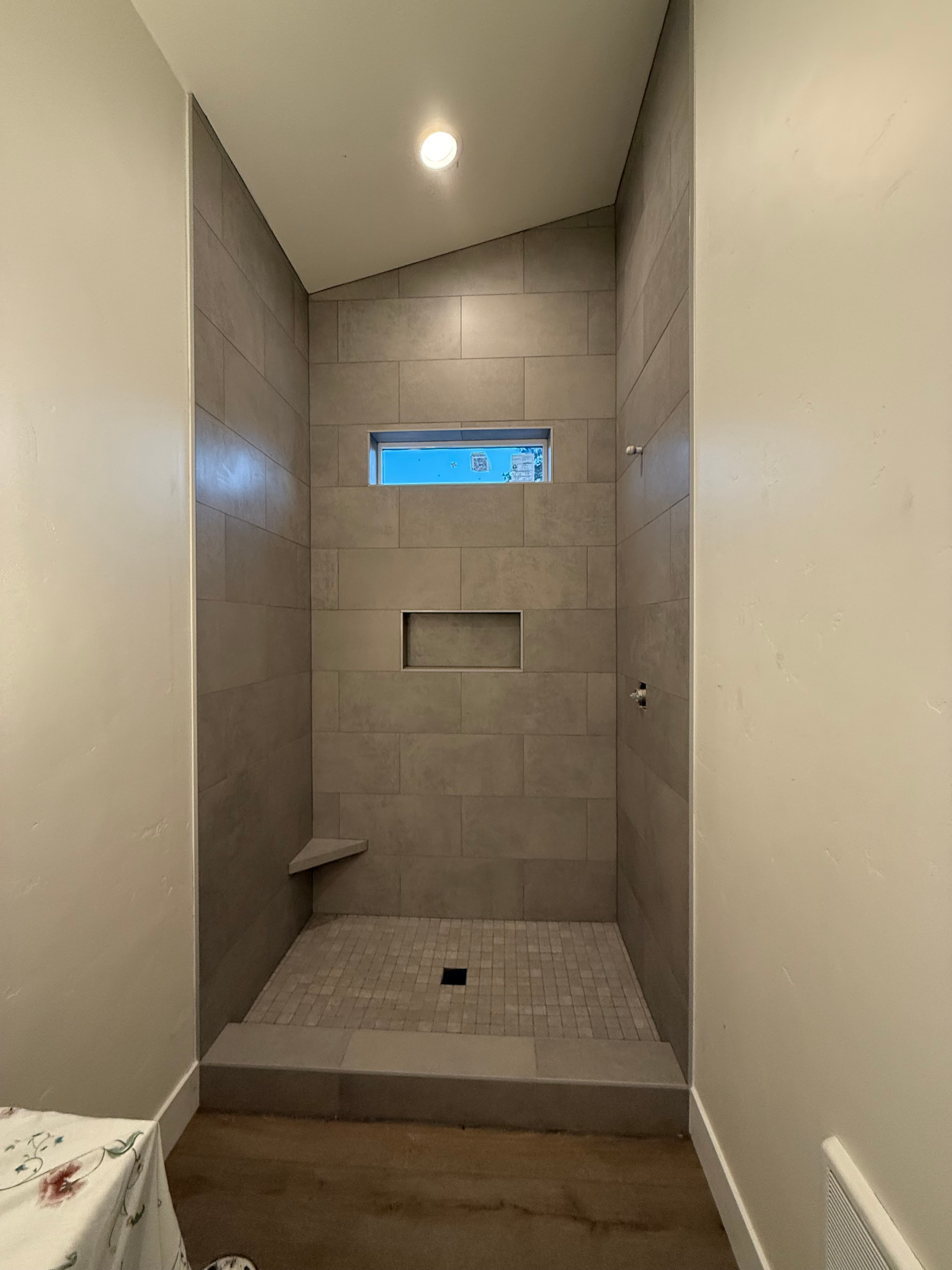 Taupe Large-Format Shower with Niche
