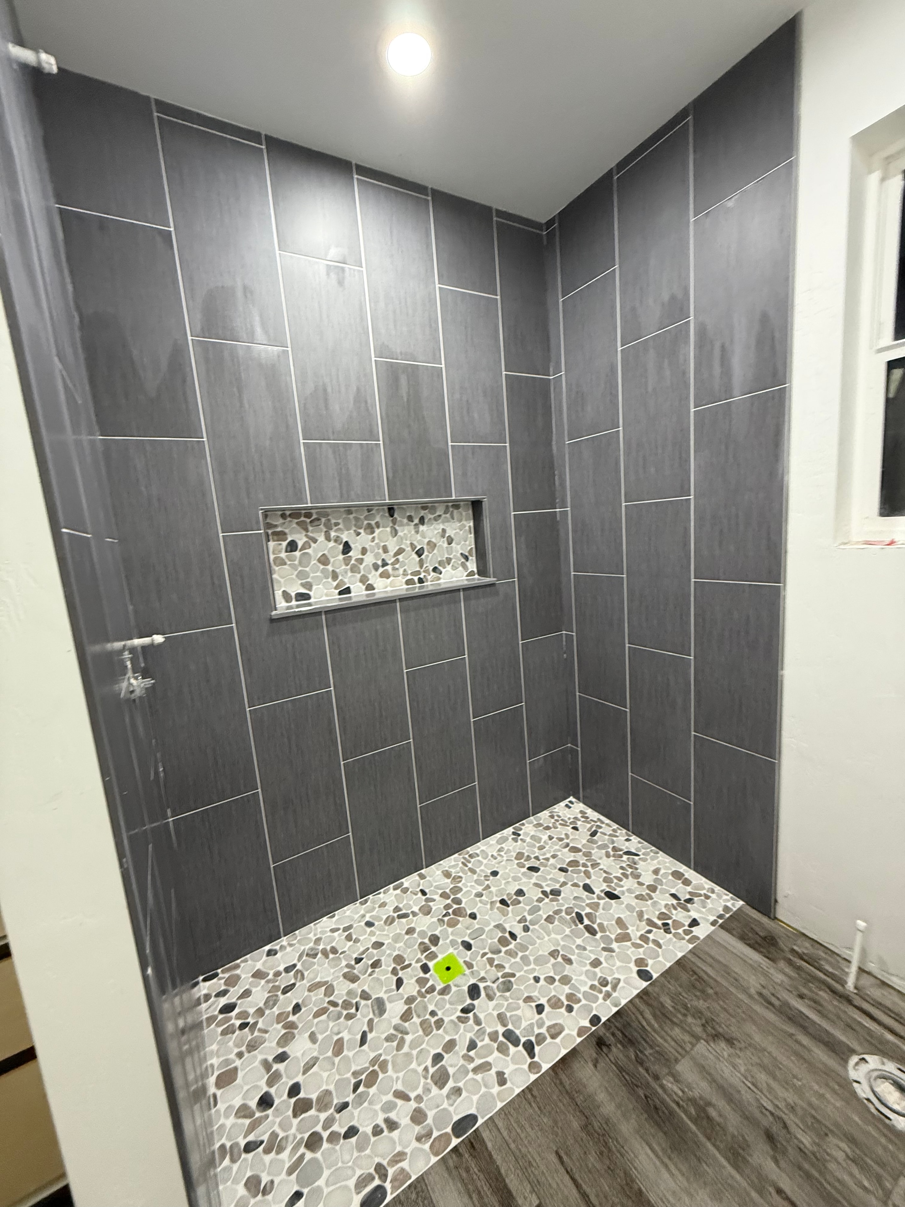 Pebble Niche Shower